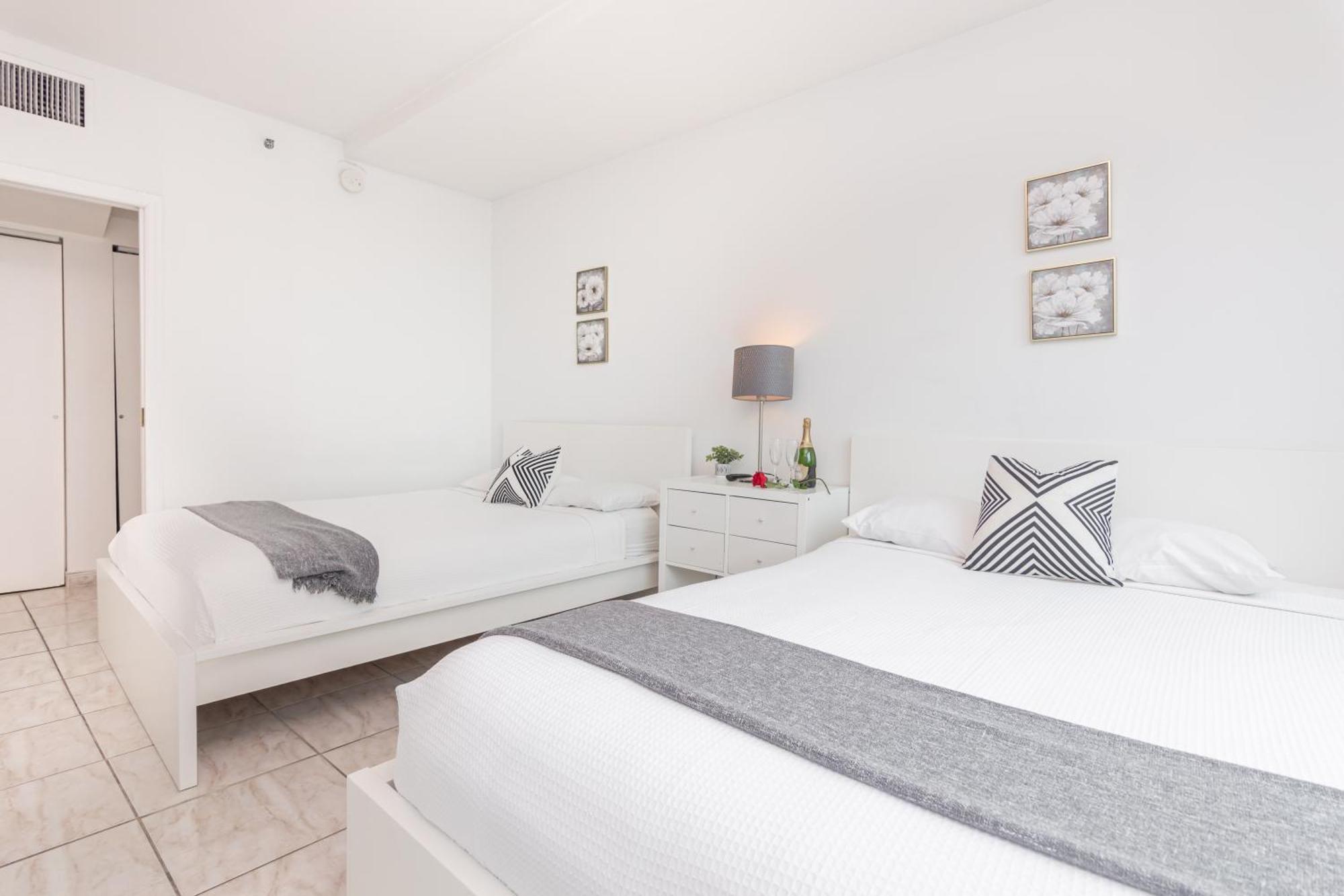 מיאמי ביץ' Girasole Suites חדר תמונה