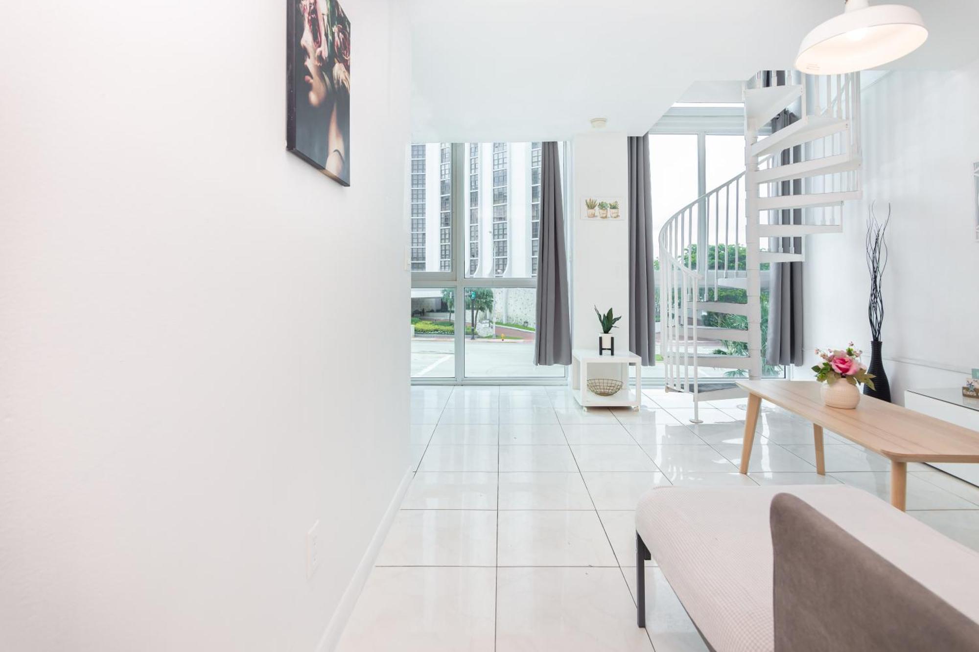 מיאמי ביץ' Girasole Suites מראה חיצוני תמונה